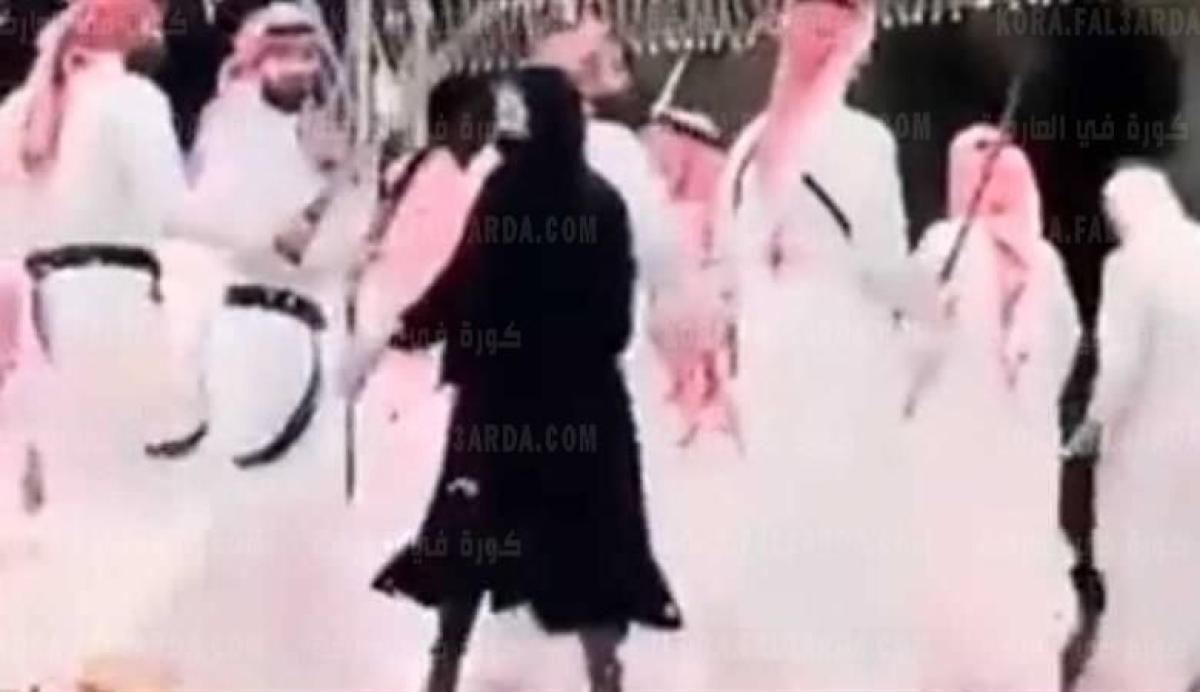 بالفيديو.. أول تعليق لفتاة الرقص وسط الرجال بالسعودية في ساحة مهرجان الباحة العباية انفتحت