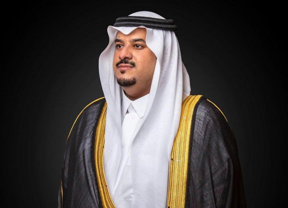 أمير الرياض بالنيابة يؤدي صلاة الميت على "بداح الفغم"