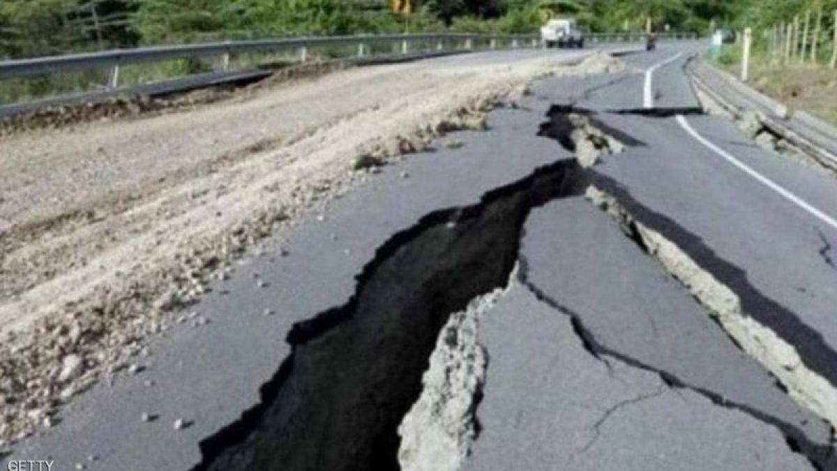 زلزال اليابان.. إصابة 32 شخصاً وحرائق في مبنى ومصفاتَيْن
