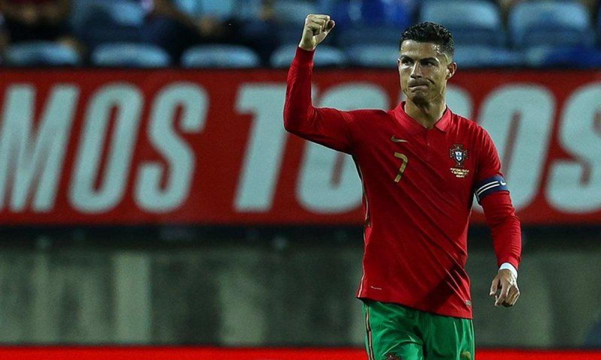 كسر رقم "راموس".. "رونالدو" يصل إلى 181 لقاء دوليًّا مع البرتغال