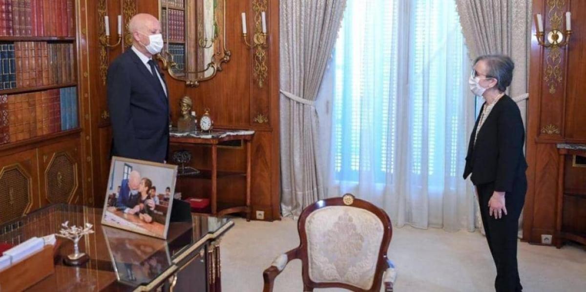 أول “رئيسة وزراء” بتاريخ العرب تؤدي اليمين الدستورية أمام الرئيس التونسي
المناطق- وكالات: