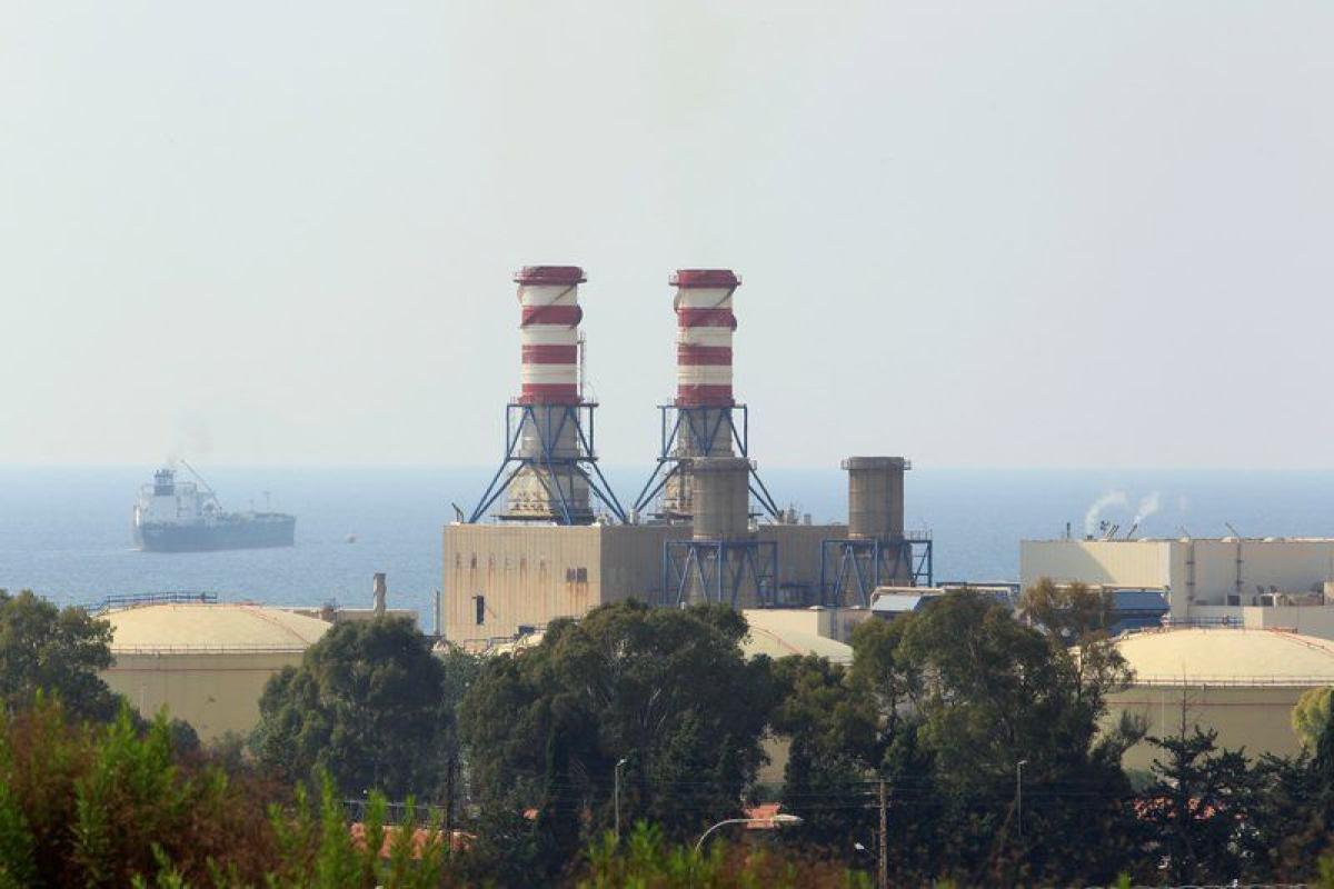 أنباء عن حريق بالقرب من منشأة الزهراني لتوليد الطاقة في لبنان
