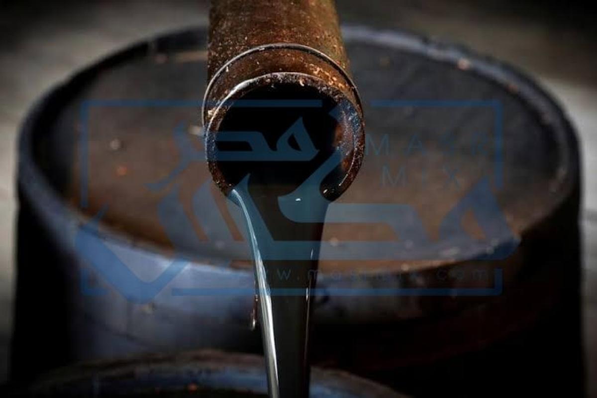 أسعار البترول اليوم.. كيف أثر متحور كورونا الجديد على النفط العالمي