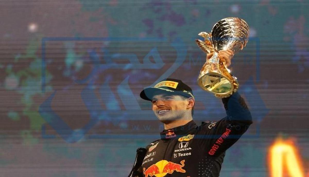 جائزة أبو ظبي الكبري لموسم 2021 لمسابقات فورمولا للسيارات من نصيب اللاعب الهولندي فيرستابن